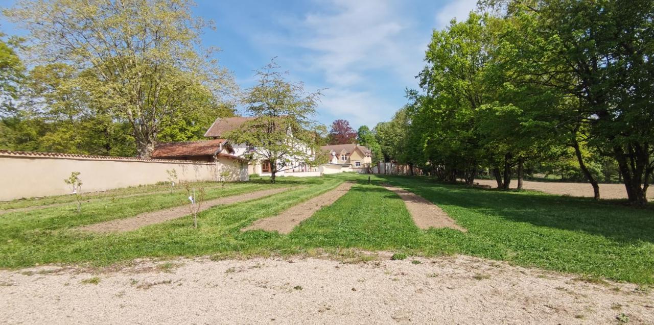 Aux Domaines D'Automne Lägenhet Peronnas Exteriör bild